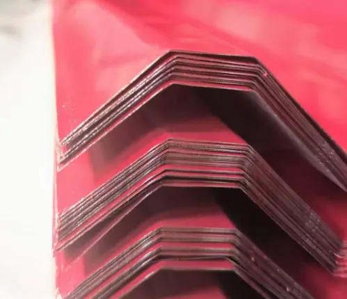 Farebne potiahnutá vlnitá predlakovaná pozinkovaná oceľová strešná krytina